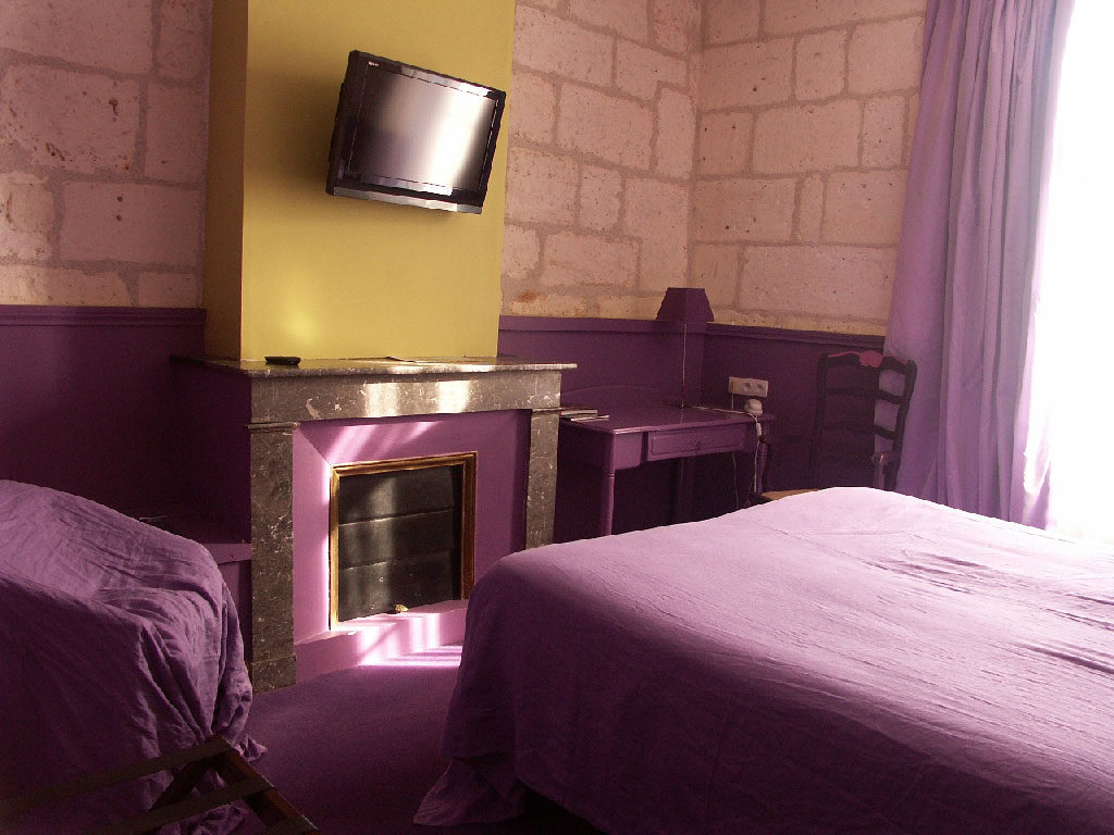 Chambre 204 (Myrtille) - Chambre avec vue sur la Place Louvel